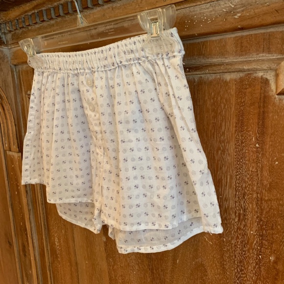 NEW White Camisole With Shorts Set Size Small - Picture 9 of 12